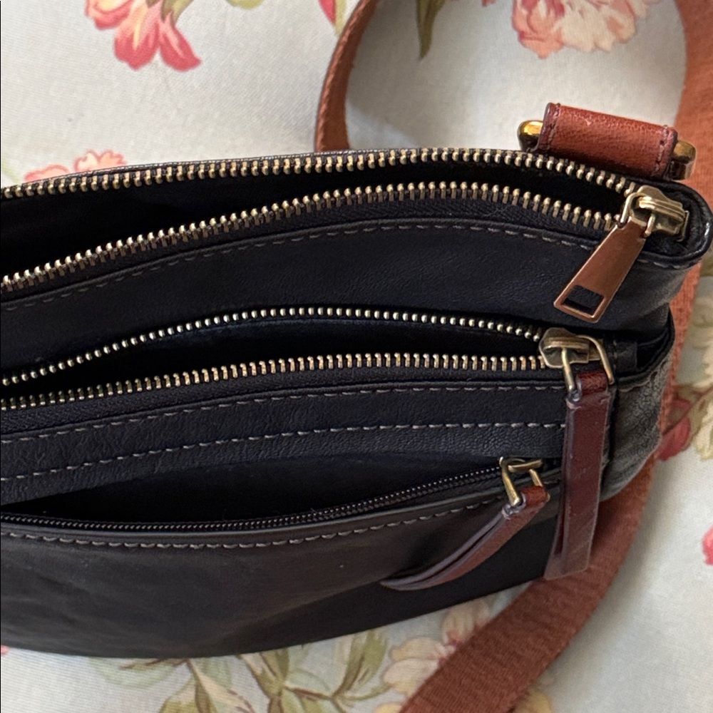 Fossil Black Leather Crossbody with Brown Strap - Picture 5 of 9